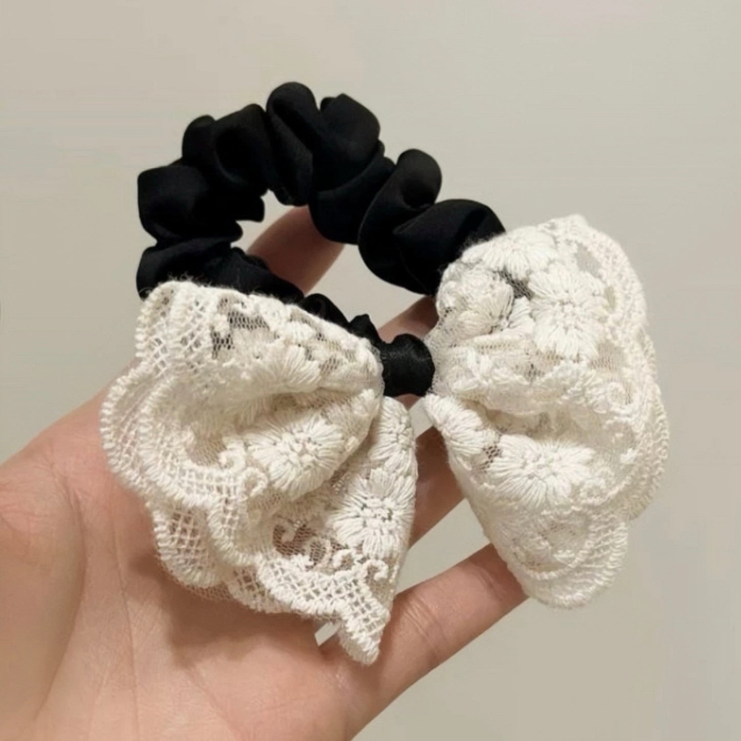 Laço de renda branca